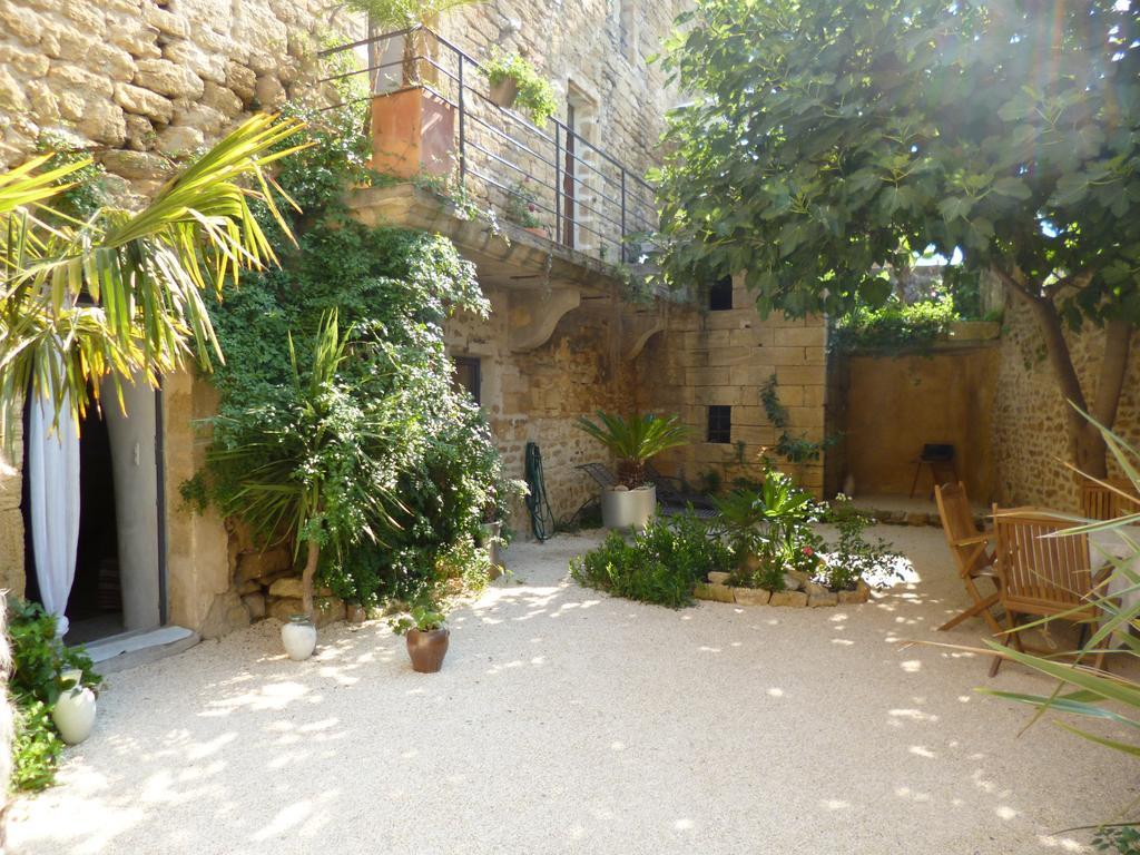 Guesthouse De Cambis B&B เรอมูแล็งส์ ภายนอก รูปภาพ