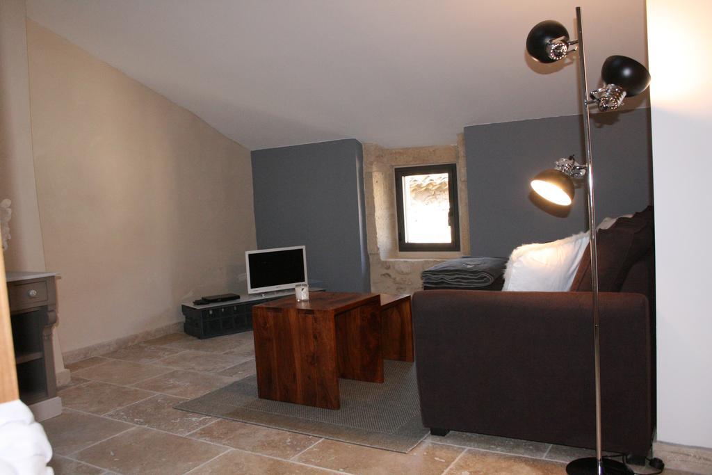 Guesthouse De Cambis B&B เรอมูแล็งส์ ภายนอก รูปภาพ